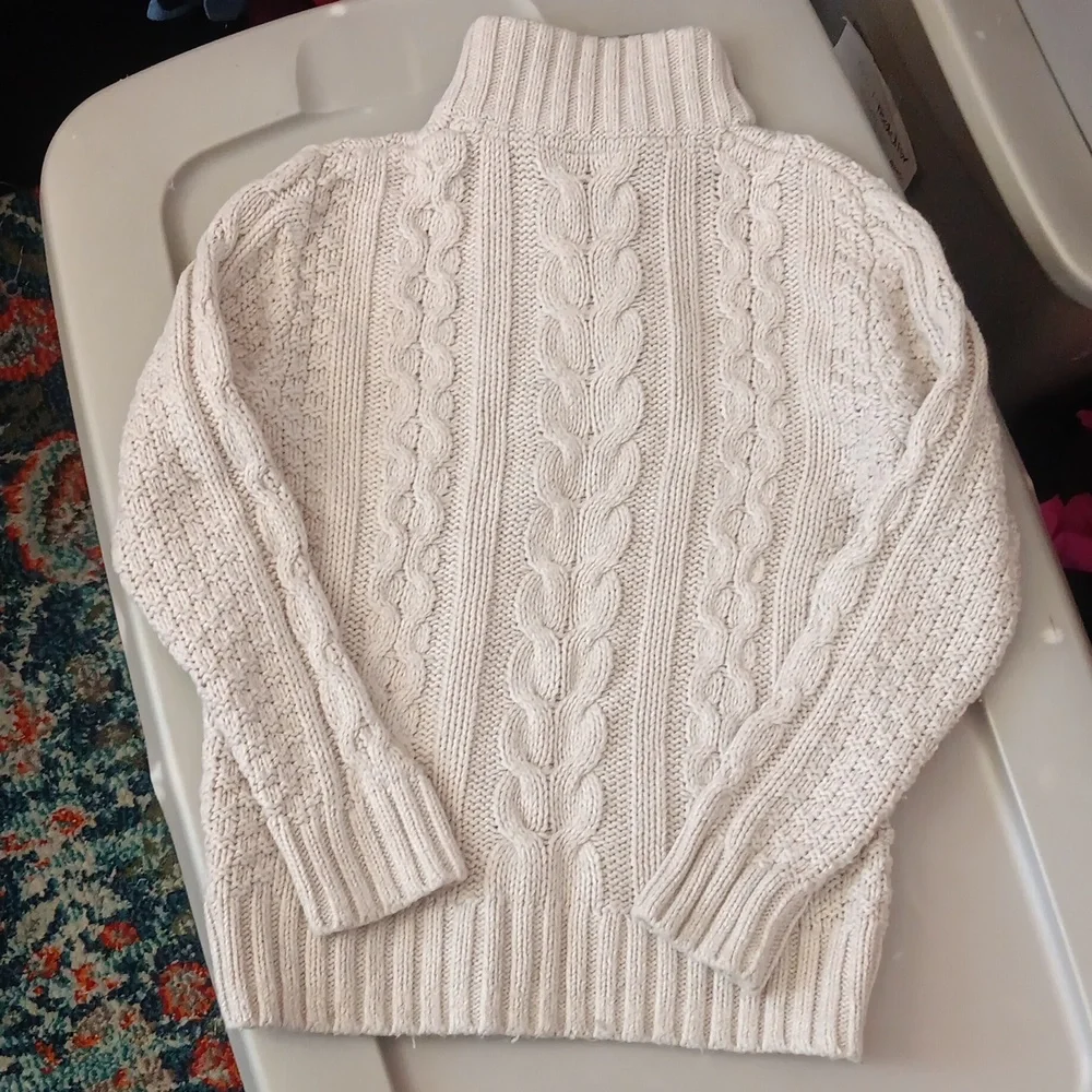 Gap cable knit sweater